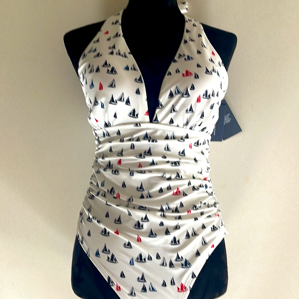 Tommy Hilfiger 10 White/blue/red sailboat
Plunging Halter Tummy-Control Swimsuit